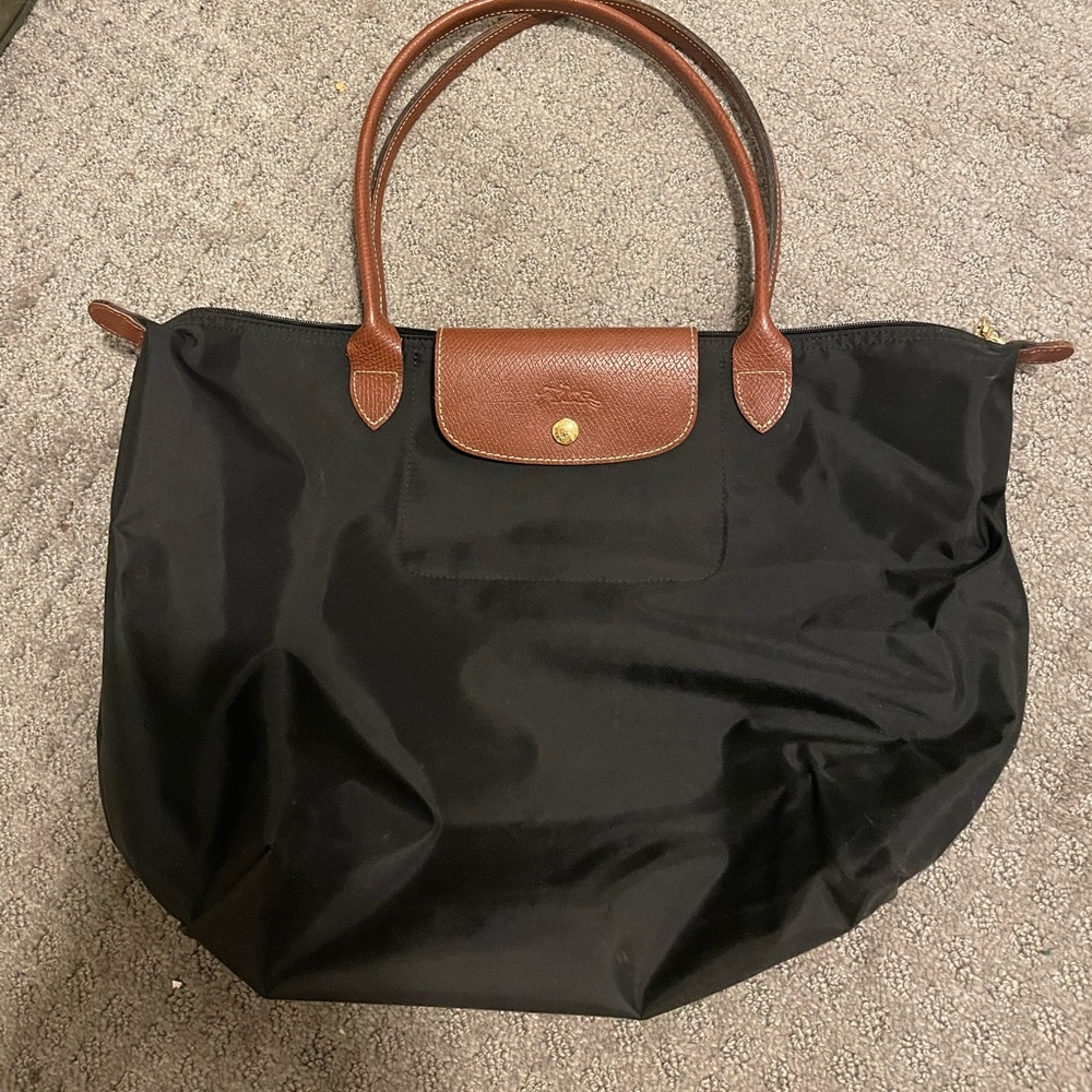 Authentic black medium longchamp le pliage tote